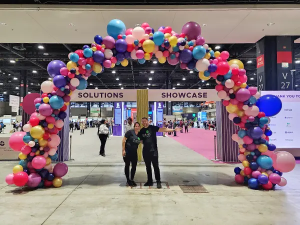 21ft Wide Organic Balloon Arch