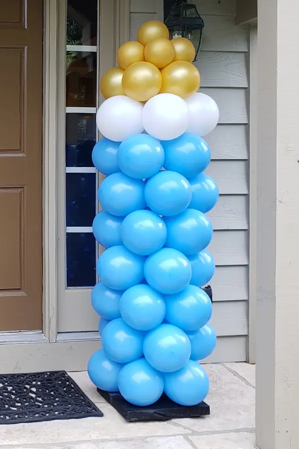 Baby bottle balloon column