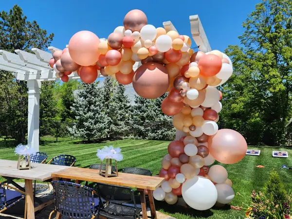 Organic balloon garland customized to your needs
