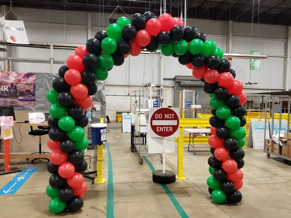 Classic balloon arch in spiral pattern
