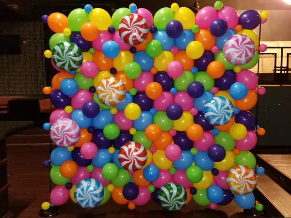 8ftx8ft link balloon wall with candy foil balloons