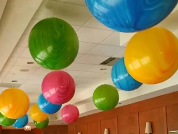 Jumbo round balloon for ceiling decoration