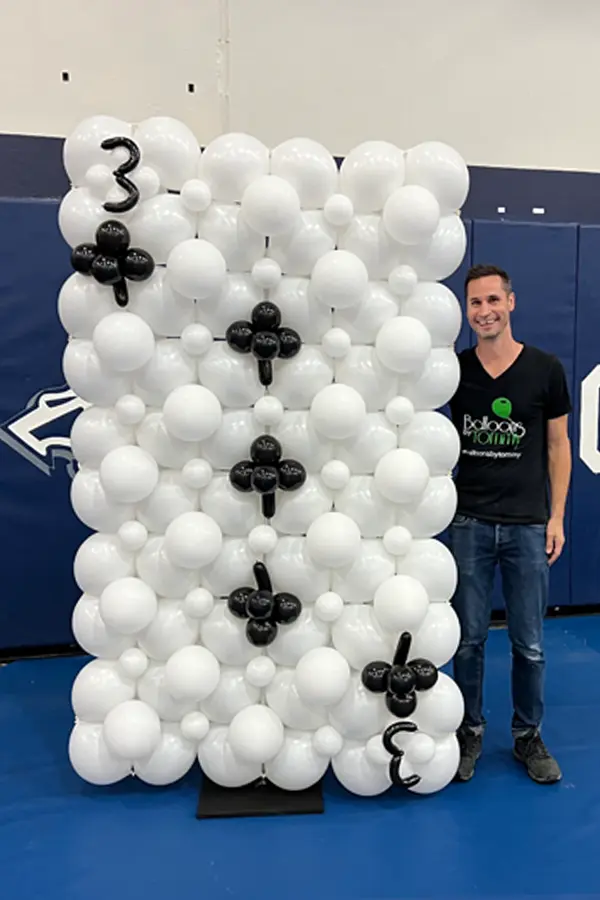 8ft tall playing card balloon sculpture perfect for casino themed events