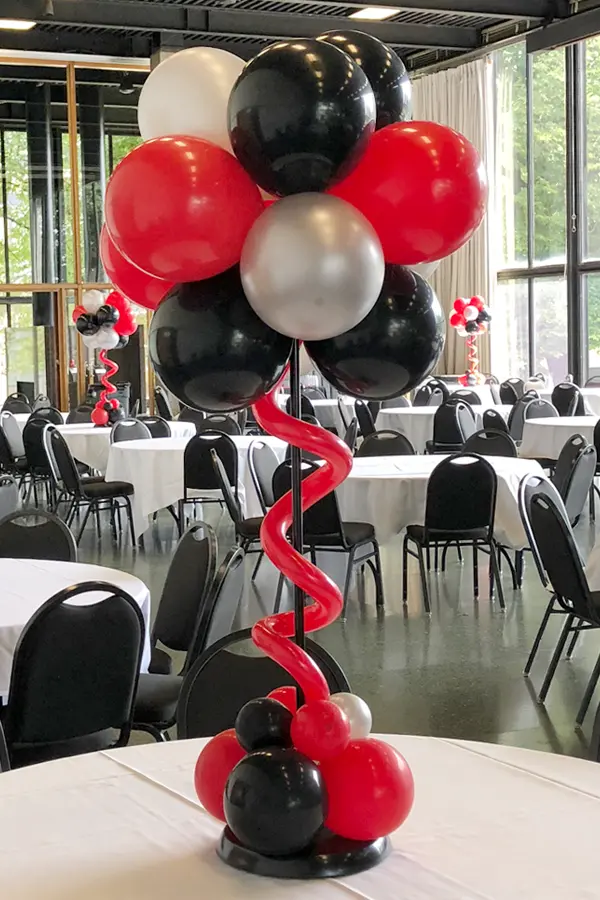 Pedestal centerpiece with topiary balloon on top