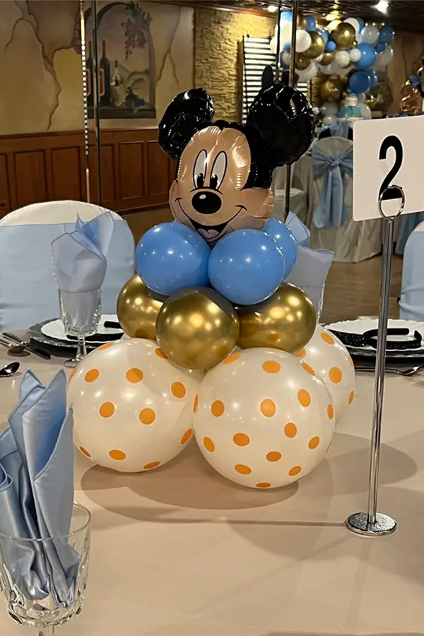 Character head balloon centerpiece