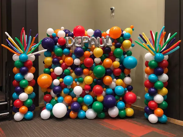 Organic balloon wall with two classic columns