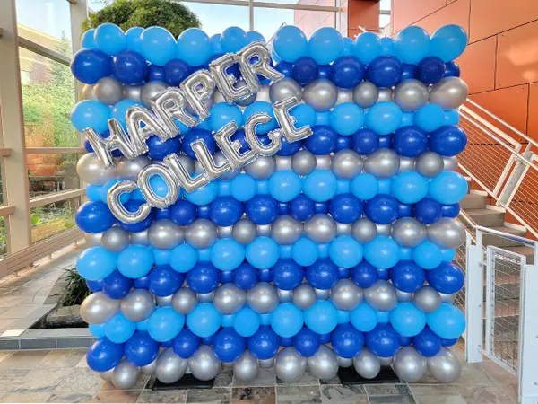 Classic balloon wall with Harper College foil letters
