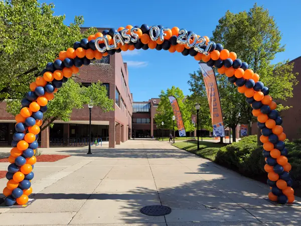 21ft Wide classic balloon arch