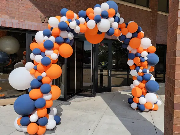 11ft Wide organic balloon arch
