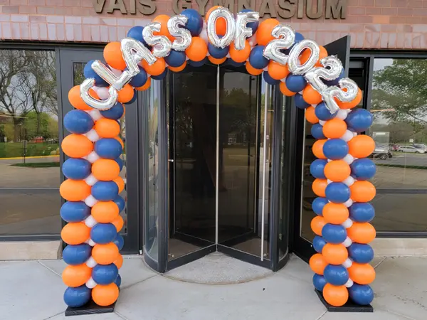 8ftx8ft Arch with foil letters balloon arch