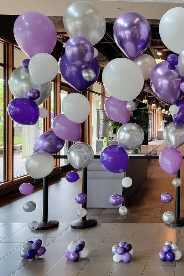 Bubble balloon bouquet strand standing 8ft tall