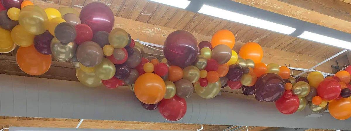 Organic balloon garland in fall inspired colors
