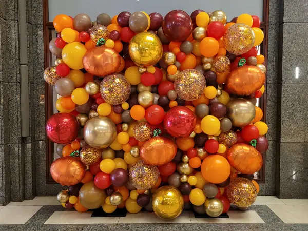 Deluxe organic balloon wall in fall inspired colors