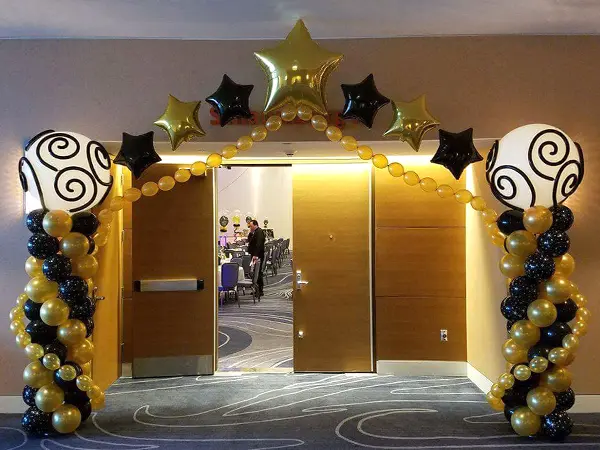 Decorative and elegant gatsby balloon arch arch