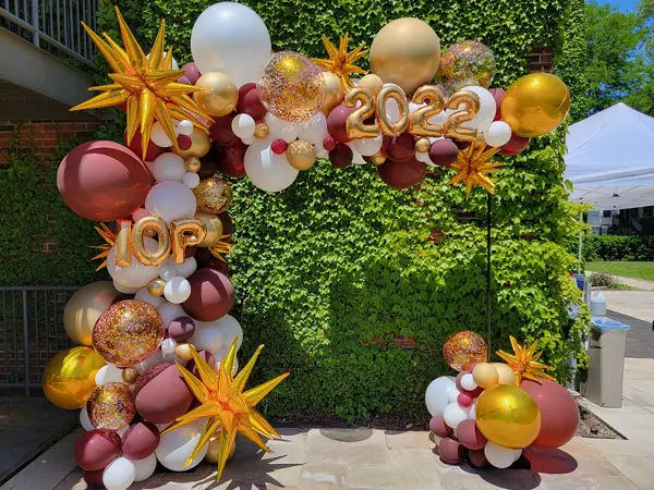 Deluxe trendy balloon arch with foil and glitter balloon accents