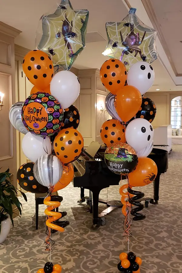Deluxe balloon bouquet with a halloween theme