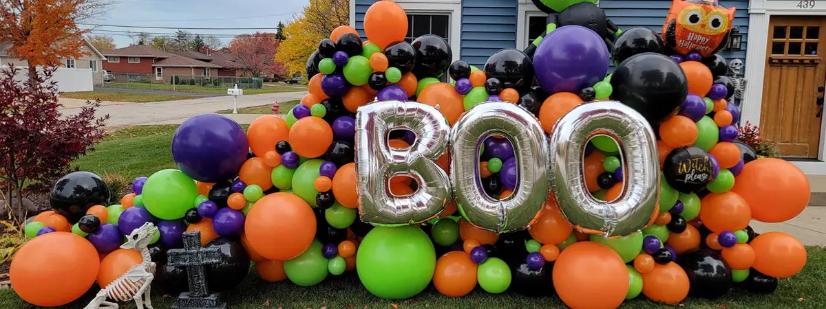 Organic balloon garland in fall inspired colors