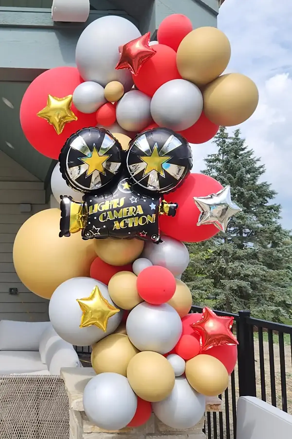 Small foil balloon centerpiece with star topper