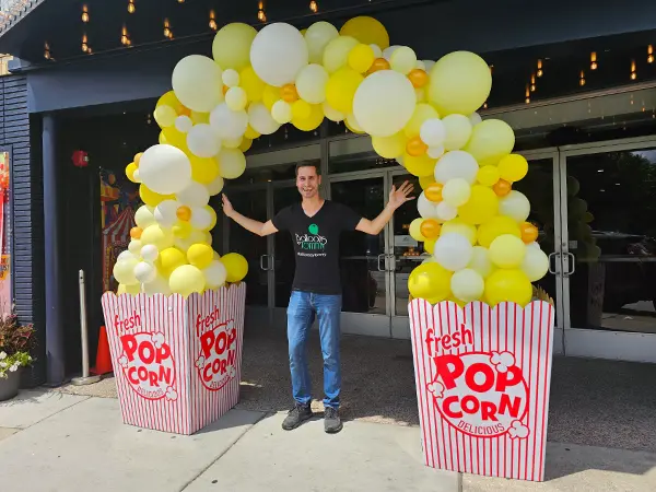 8ftx8ft popcorn bucket balloon arch