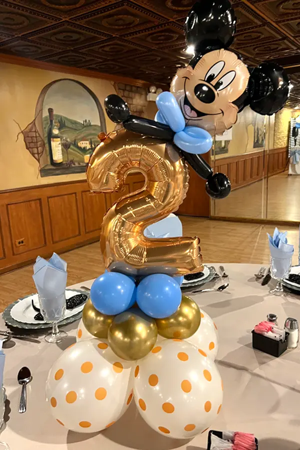 Foil Mickey Mouse head balloon centerpiece