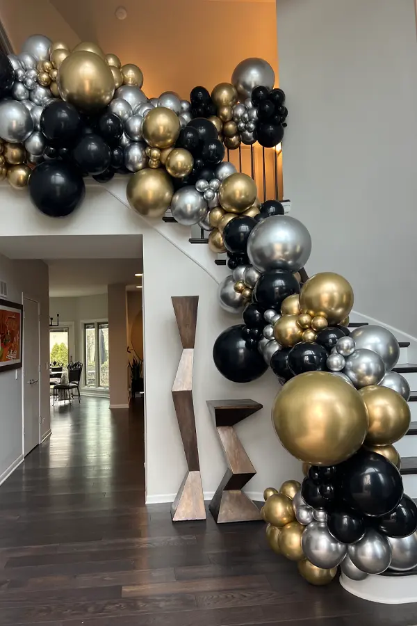 Trendy organic balloon garland ideal for both indoor celebrations