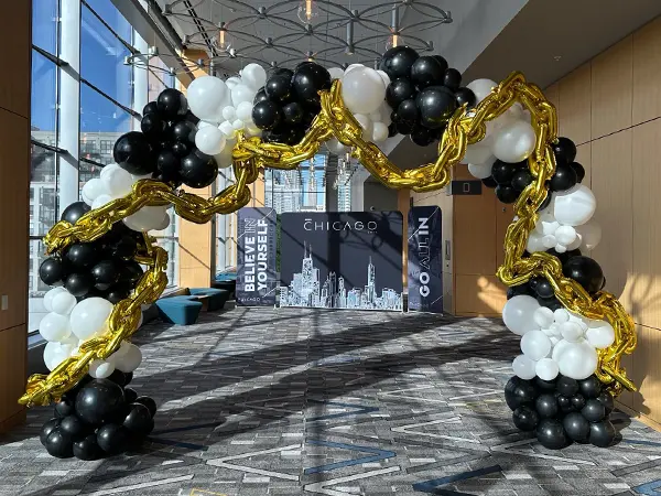 Balloon decor for a parade vehicle