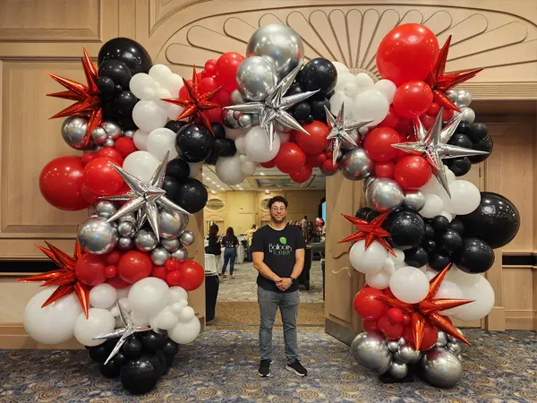 10ftx10ft Deluxe organic balloon arch with foil starburst accents