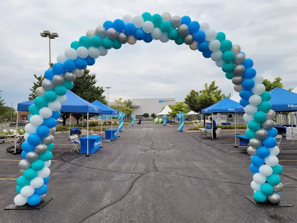 16ft wide classic outdoor balloon arch