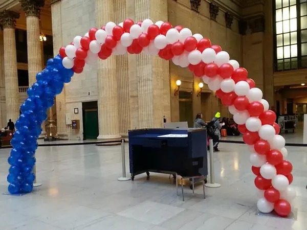 Our 16ft wide classic arch is perfect for large venues and outdoor events