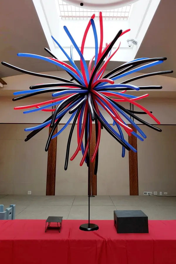 This large balloon firework centerpiece is a festive way to celebrate America!