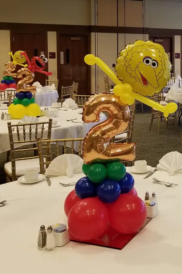 Big bird or Elmo topped balloon centerpiece