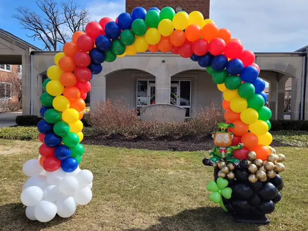 Chase the leprechaun to the pot of gold with this St. Patrick's Day balloon arch