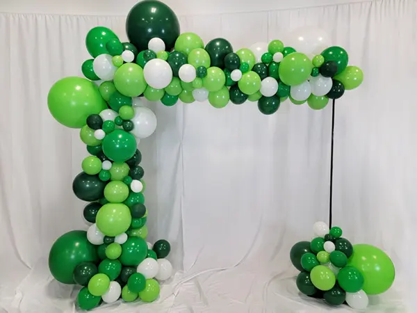 Trendy balloon arch for St. Patrick's Day