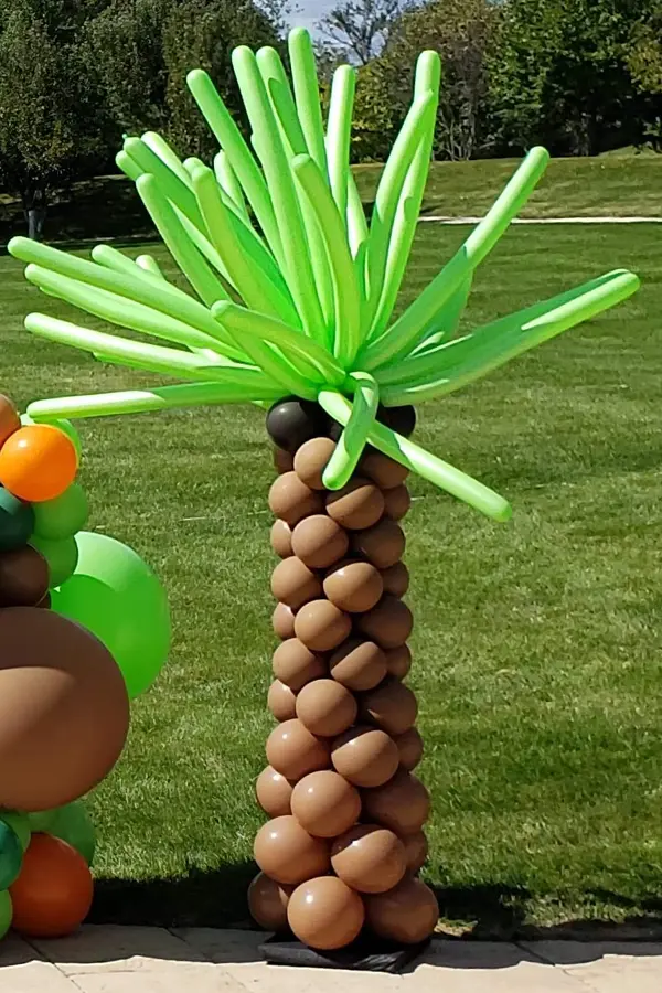 Outdoor balloon palm tree sculpture