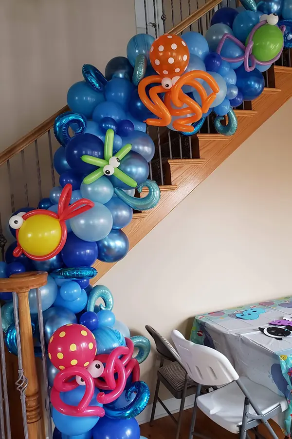 Organic balloon garland with sea life accents